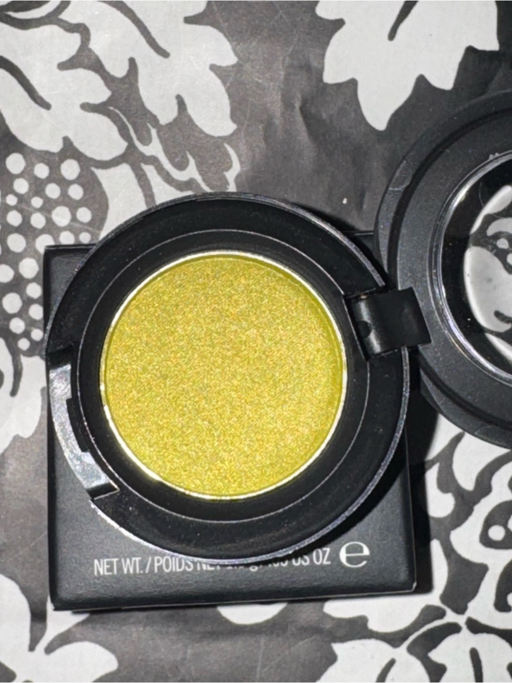 MAC Cosmetics Eyepopping Eyeshadow
